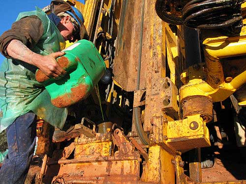 alkyl polyglucoside in drilling fluid